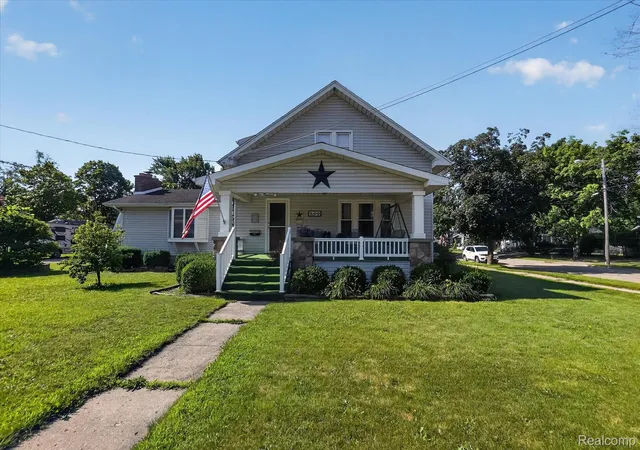 Photo 2 of Single family home for sale at 500 E Vienna St, Clio, MI 48420 | MLS# 20261052706 | Listing updated on 2026-08-26