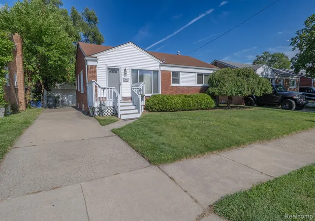 Photo 3 of Single family home for sale at 1455 Jeffrey Ln, Inkster, MI 48141 | MLS# 20261052718 | Listing updated on 2026-07-25