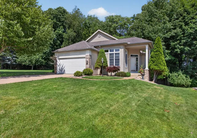 Photo 2 of Condo for sale at 3025 S Wood Dale Dr, Summit Township Jackson, MI 49203 | MLS# 55026034984 | Listing updated on 2026-09-14