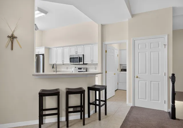 Photo 4 of Condo for sale at 3025 S Wood Dale Dr, Summit Township Jackson, MI 49203 | MLS# 55026034984 | Listing updated on 2026-09-14