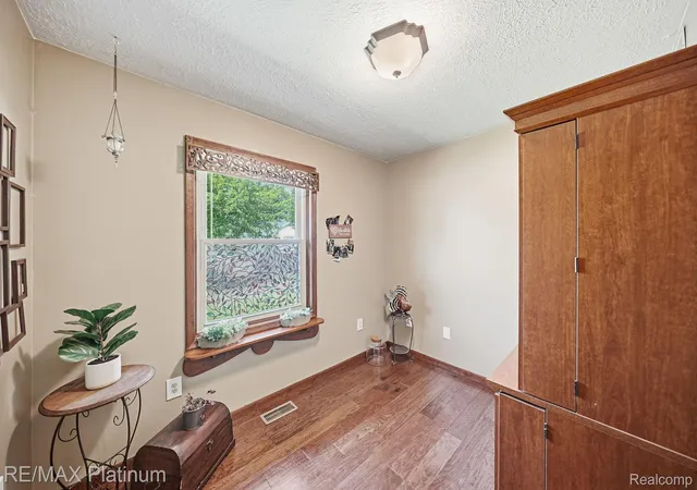 3rd image of 127 S East St, Fowlerville Village Livingston, MI 48836 | MLS# 20261052741