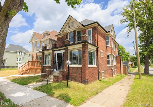 Photo 3 of Single family home for sale at 3402 Townsend St, Detroit, MI 48214 | MLS# 20261052740 | Listing updated on 2026-09-02