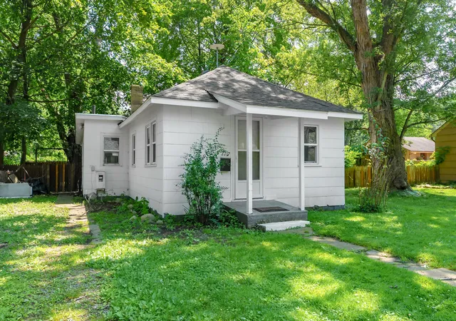 1st image of 2717 Springmont Ave, Kalamazoo, MI 49008 | MLS# 66026034996