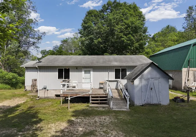 Photo 3 of Single family home for sale at 3850 N 25 Road, Mesick, MI 49668 | MLS# 78080070881 | Listing updated on 2026-09-14