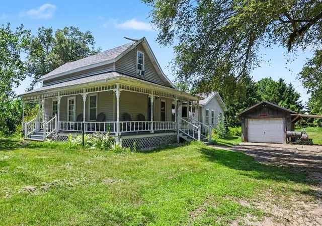44th image of 17180 Co Rd 215, Grand Junction, MI 49056 | MLS# 65026035011