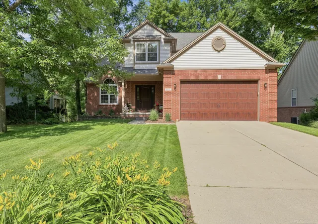 Photo 3 of Single family home for sale at 1172 Key W Dr, Lake Orion, MI 48360 | MLS# 58050214340 | Listing updated on 2026-07-23
