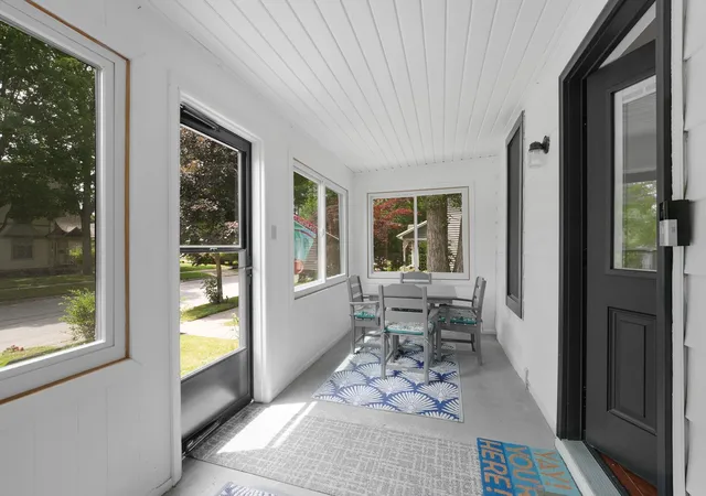 Photo 3 of Single family home for sale at 1055 Washington St, Traverse City, MI 49686 | MLS# 78080070884 | Listing updated on 2026-07-15