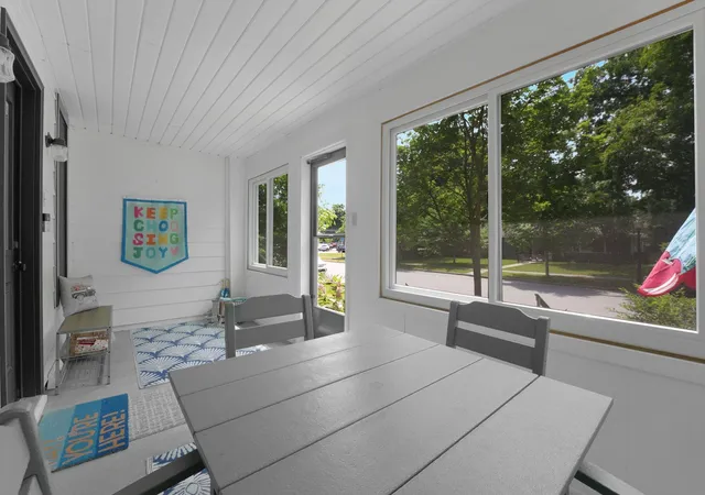 Photo 3 of Single family home for sale at 1055 Washington St, Traverse City, MI 49686 | MLS# 78080070884 | Listing updated on 2026-07-15