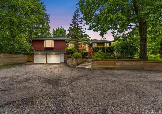 Photo 1 of Single family home for sale at 7313 River Rd, Flushing, MI 48433 | MLS# 20261052773 | Listing updated on 2026-09-15