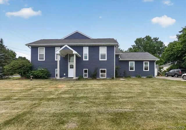 Photo 3 of Single family home for sale at 6524 Kelly Rd, Flushing, MI 48433 | MLS# 20261052775 | Listing updated on 2026-09-16