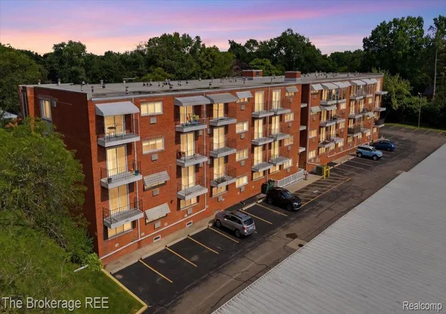 Photo 1 of Condo for sale at 2820 Woods Lee Dr #310, Royal Oak City Oakland, MI 48073 | MLS# 20261052782 | Listing updated on 2026-09-09