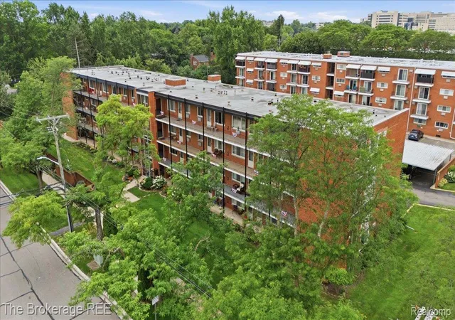 Photo 2 of Condo for sale at 2820 Woods Lee Dr #310, Royal Oak City Oakland, MI 48073 | MLS# 20261052782 | Listing updated on 2026-09-09