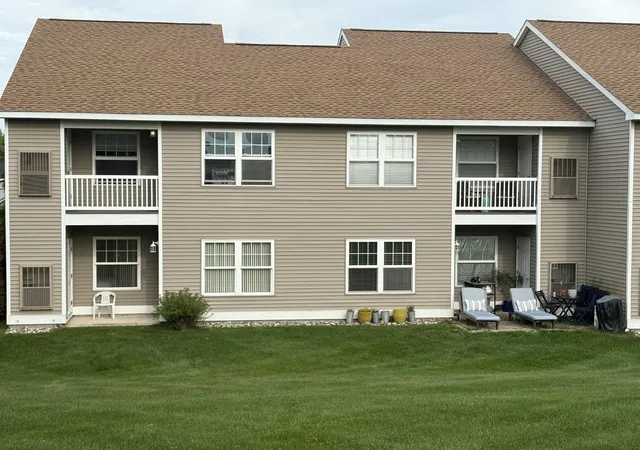 Listing Photo 5 - Condo for sale in building located at 13553 Stover Ct, Charlevoix, MI 49720-8988 - Unit #1