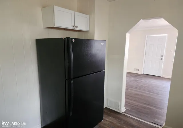 Photo 4 of Single family home for sale at 8158 Westminster Ave, Warren, MI 48089 | MLS# 58050214347 | Listing updated on 2026-10-01