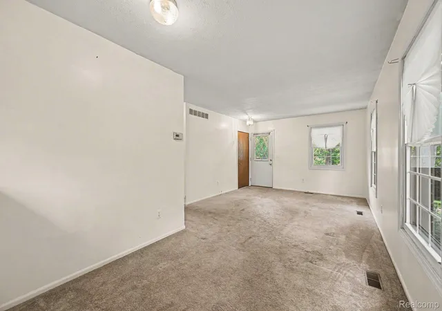 Listing Photo 4 - Condo for sale in building located at 38211 Carolon Blvd, Westland, MI 48185