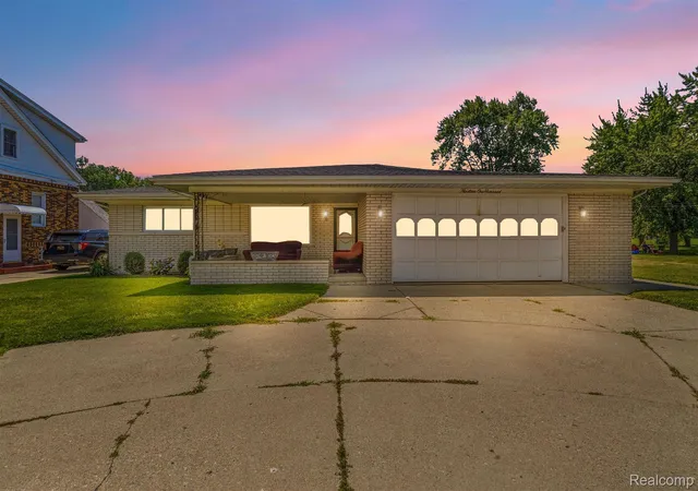 Photo 1 of Single family home for sale at 19100 Masonic Blvd, Roseville, MI 48066 | MLS# 20261052799 | Listing updated on 2026-09-01