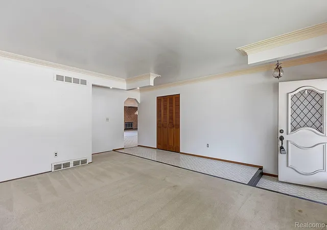 Photo 3 of Single family home for sale at 19100 Masonic Blvd, Roseville, MI 48066 | MLS# 20261052799 | Listing updated on 2026-09-30