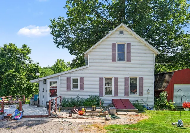 Photo 3 of Single family home for sale at 829 E Wagner Rd, Buchanan, MI 49107 | MLS# 69026035062 | Listing updated on 2026-09-10