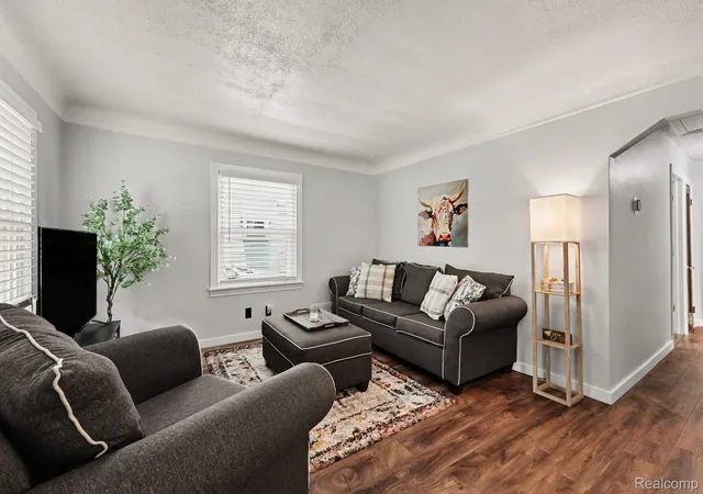 Photo 4 of Single family home for sale at 2904 Crooks Rd, Royal Oak, MI 48073 | MLS# 20261052803 | Listing updated on 2026-08-24