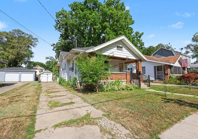 Photo 3 of Single family home for sale at 1819 Nelson Ave Se, Grand Rapids, MI 49507 | MLS# 65026035075 | Listing updated on 2026-08-04