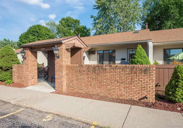 Photo 2 of Condo for sale at 62177 Ticonderoga #4, South Lyon, MI 48178 | MLS# 20261052814 | Listing updated on 2026-09-14