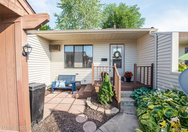 Photo 4 of Condo for sale at 62177 Ticonderoga #4, South Lyon, MI 48178 | MLS# 20261052814 | Listing updated on 2026-09-30