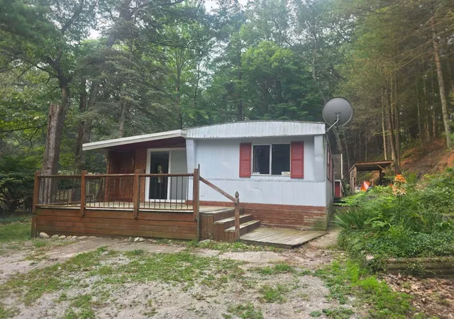 2nd image of 6115 S Lakeshore Dr, Pentwater, MI 49449 | MLS# 67026035078