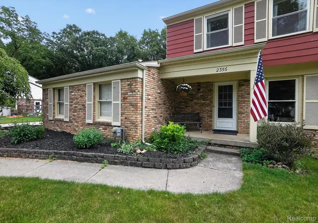 5th image of 2356 Pineview Ct, Flushing, MI 48433 | MLS# 20261052818
