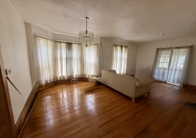 Photo 4 of Single family home for sale at 1632 5th Street, Muskegon, MI 49441 | MLS# 65026035081 | Listing updated on 2026-09-03