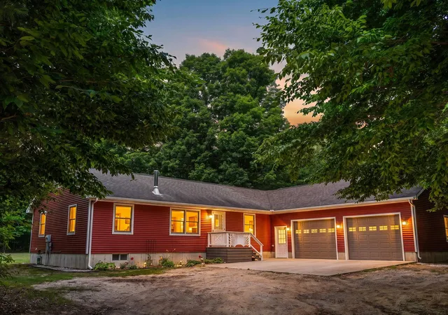 Photo 2 of Single family home for sale at 3551 Donna Ln, Cadillac, MI 49601 | MLS# 78080070888 | Listing updated on 2026-07-15