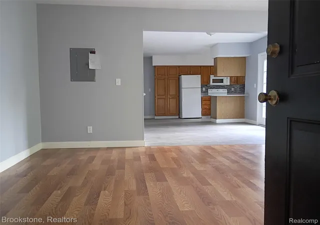 Photo 3 of Condo for sale at 510 Pleasant St #4, Charlotte, MI 48813 | MLS# 20261052830 | Listing updated on 2026-08-31