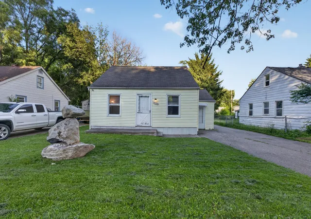 Photo 2 of Single family home for sale at 19364 Seminole, Redford, MI 48240 | MLS# 81026035088 | Listing updated on 2026-08-18