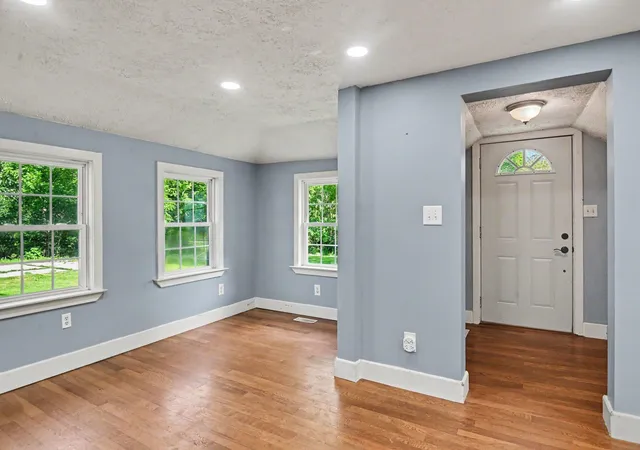 Photo 4 of Single family home for sale at 7263 Baseline Rd, South Haven, MI 49090 | MLS# 66026035091 | Listing updated on 2026-10-06