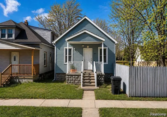 Photo 2 of Single family home for sale at 2415 Mclean St, Hamtramck, MI 48212 | MLS# 20261052844 | Listing updated on 2026-08-18