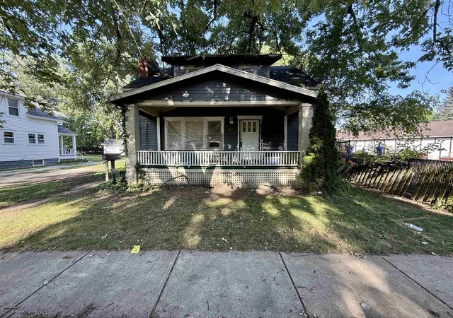 1st image of 925 S Ball St, Owosso, MI 48867 | MLS# 5050214371