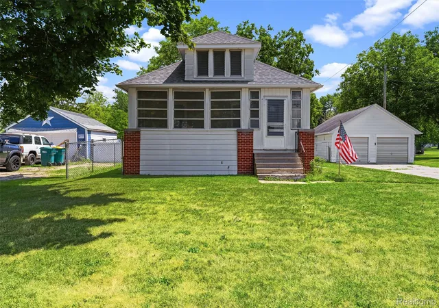 Photo 3 of Single family home for sale at 1709 Michigan Ave, Bay City, MI 48708 | MLS# 20261052849 | Listing updated on 2026-09-17