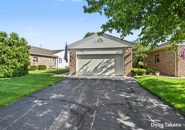 Listing Photo 2 - Condo for sale in building located at 867 Byp Dr SW, Byron Center, MI 49315