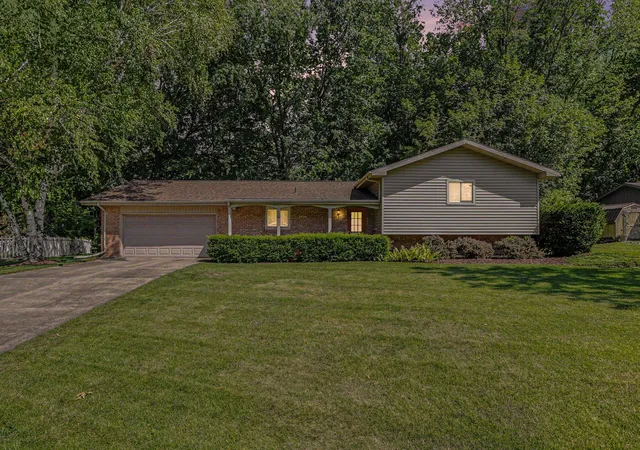 Photo 2 of Single family home for sale at 3051 Bluffwood Pl, Saint Joseph, MI 49085 | MLS# 69026035116 | Listing updated on 2026-07-16