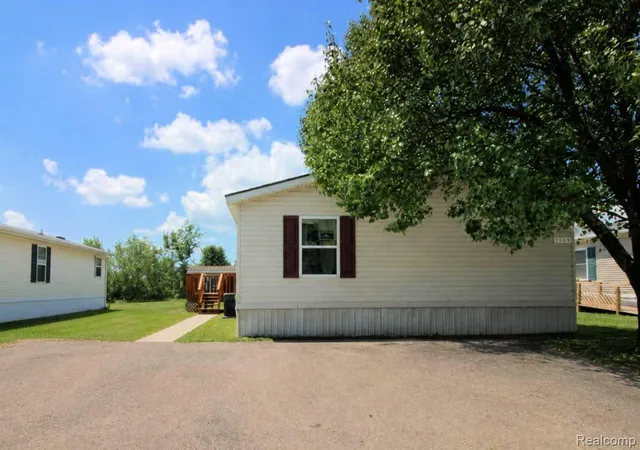 2nd image of 9159 Greentree Dr, Newport, MI 48166 | MLS# 20261052863