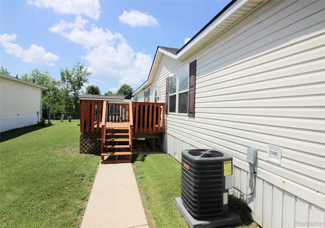 Photo 3 of Single family home for sale at 9159 Greentree Dr, Newport, MI 48166 | MLS# 20261052863 | Listing updated on 2026-08-01