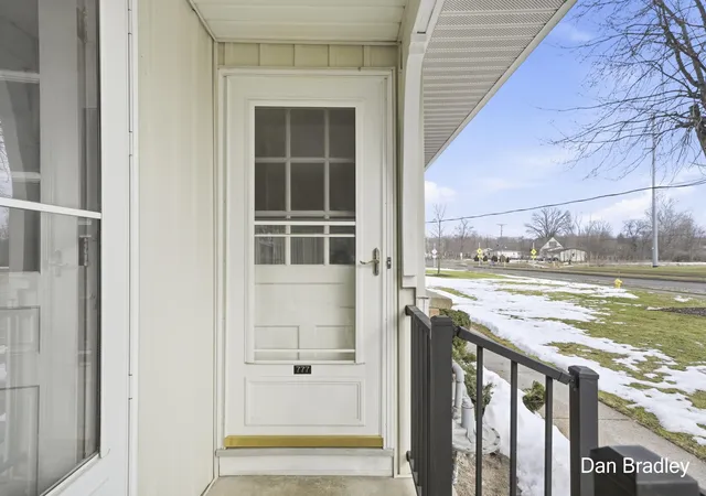 Listing Photo 3 - Condo for sale in building located at 777 Andover St SE, Grand Rapids, MI 49548
