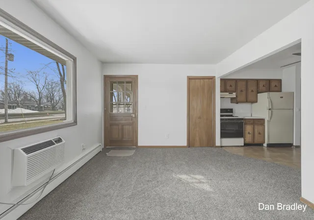 Listing Photo 5 - Condo for sale in building located at 777 Andover St SE, Grand Rapids, MI 49548