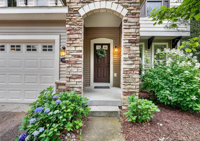 Photo 3 of Single family home for sale at 16826 Birchview Dr, Nunica, MI 49448 | MLS# 65026035134 | Listing updated on 2026-08-19