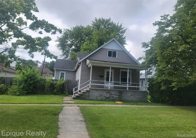 Photo 1 of Sale Pending at 1112 Griswold St, Port Huron, MI 48060 | MLS# 20261052887 | Listing updated on 2026-07-31