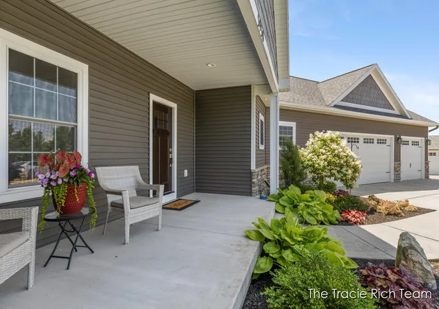 2nd image of 5930 12 Mile Rd Ne, Rockford, MI 49341 | MLS# 65026035144