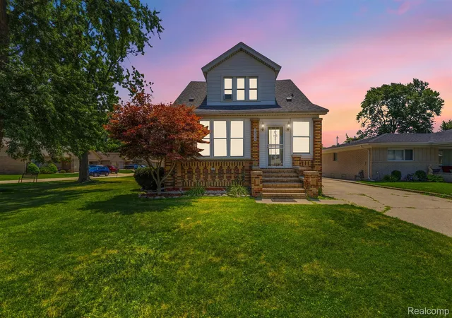 Photo 1 of Multi family home for sale at 19116 Masonic Blvd, Roseville, MI 48066 | MLS# 20261052889 | Listing updated on 2026-09-16