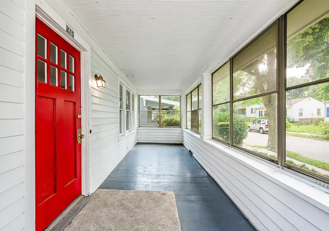 4th image of 215 Buena Vista Ave, Ann Arbor, MI 48103 | MLS# 81026035153
