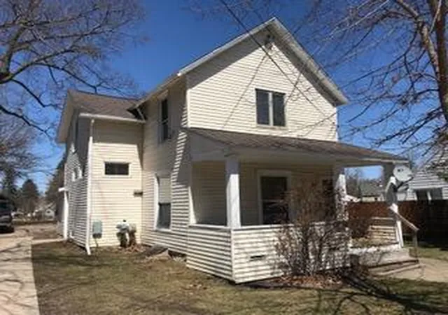 Photo 2 of Single family home for sale at 1513 E Oakland Ave, Lansing, MI 48906 | MLS# 65026035152 | Listing updated on 2026-09-09