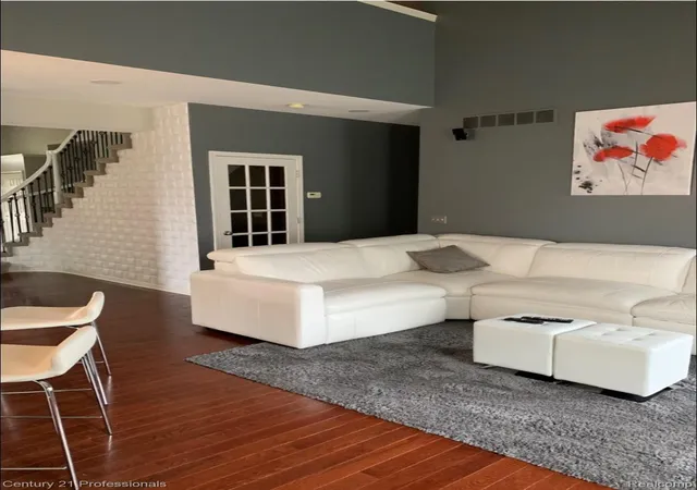 7th image of 27568 Rainbow Cir, Lathrup Village, MI 48076 | MLS# 20261052901