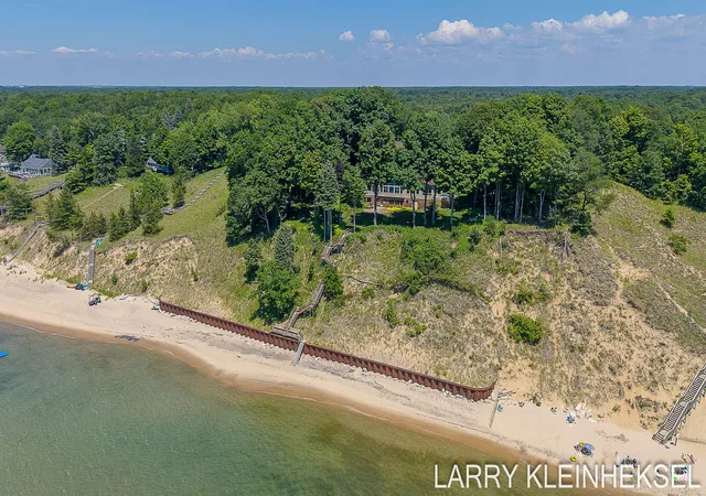 Photo 3 of Single family home for sale at 5645 N Lakeshore Dr, Holland, MI 49424 | MLS# 71026035155 | Listing updated on 2026-08-19